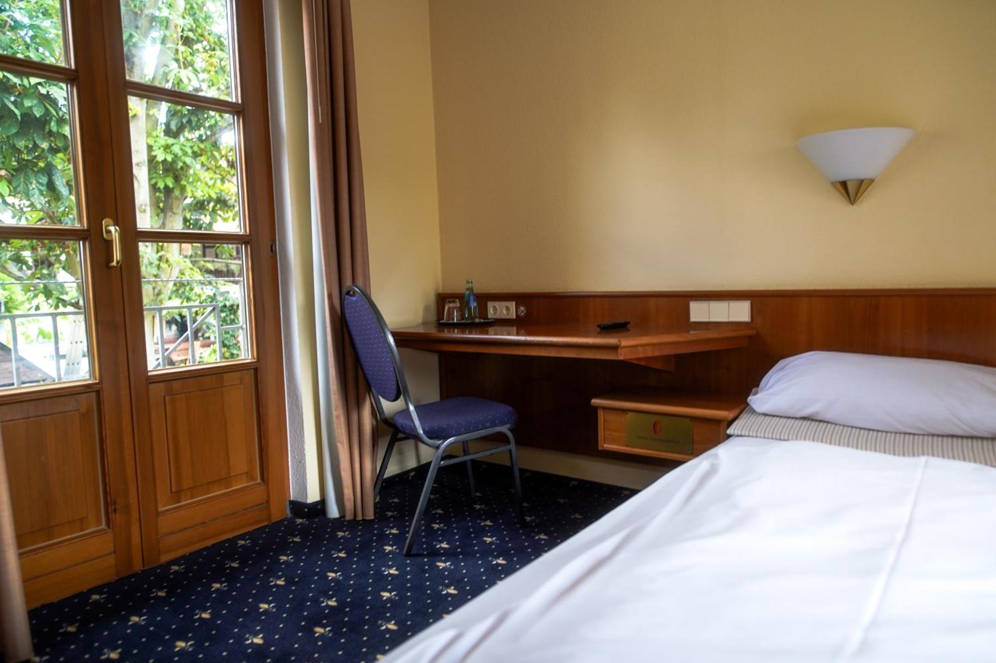 Hotel Erlenbacher Hof Bad Homburg vor der Höhe Buitenkant foto