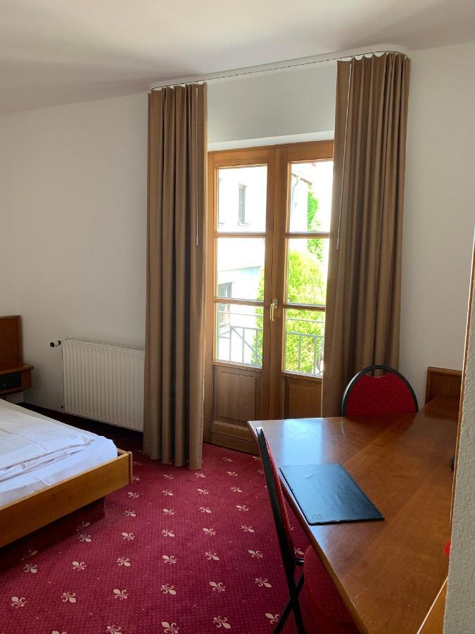 Hotel Erlenbacher Hof Bad Homburg vor der Höhe Buitenkant foto