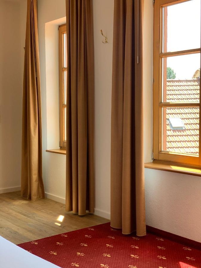 Hotel Erlenbacher Hof Bad Homburg vor der Höhe Buitenkant foto