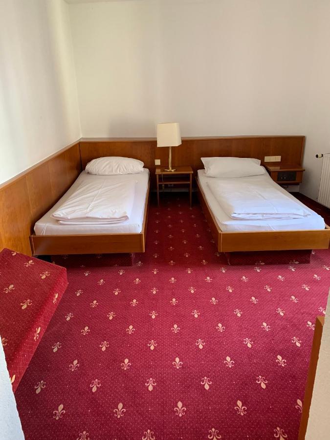 Hotel Erlenbacher Hof Bad Homburg vor der Höhe Buitenkant foto