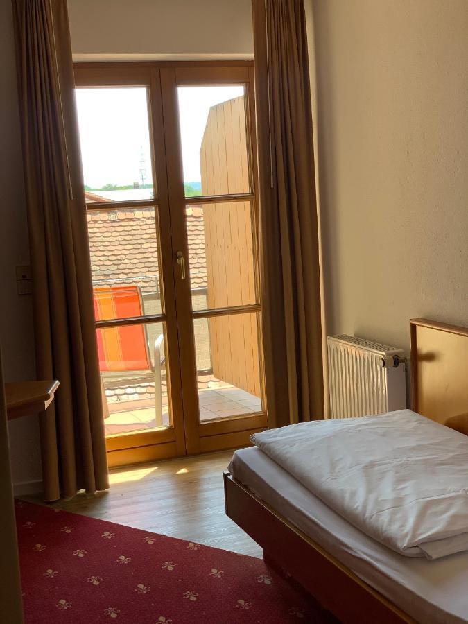 Hotel Erlenbacher Hof Bad Homburg vor der Höhe Buitenkant foto